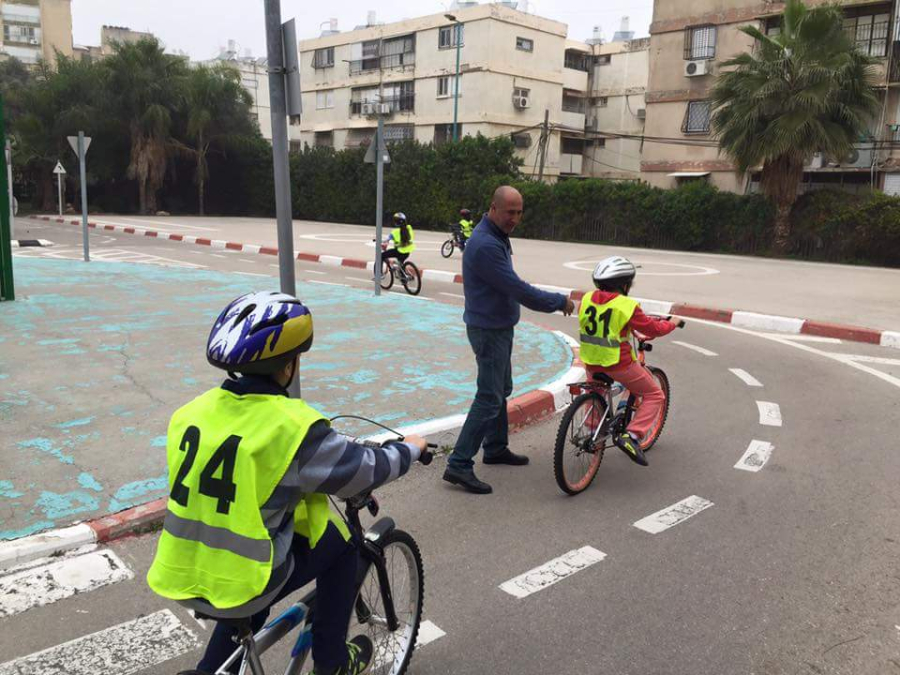 دورة ارشاد لركوب الدراجات في مدرسة ابن سينا بالرملة 